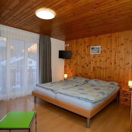 Ferienhaus Juliana ツェルマット